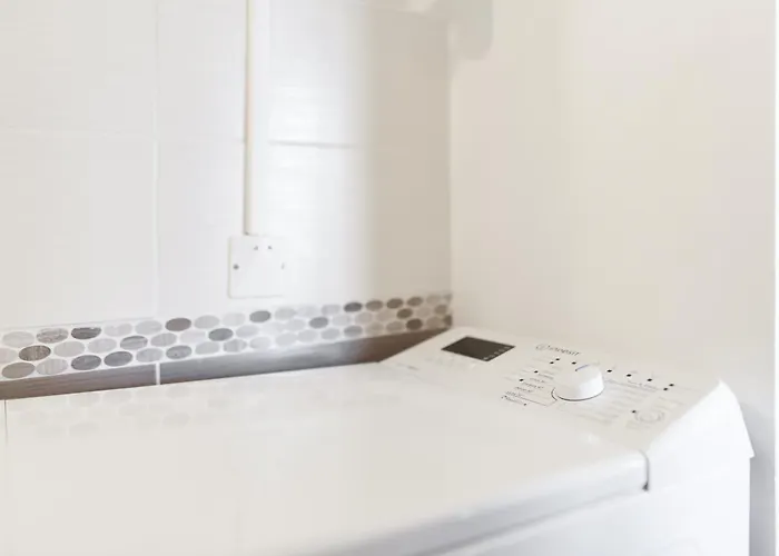 Lumineux Sur Les Toits - Métro à Proximité