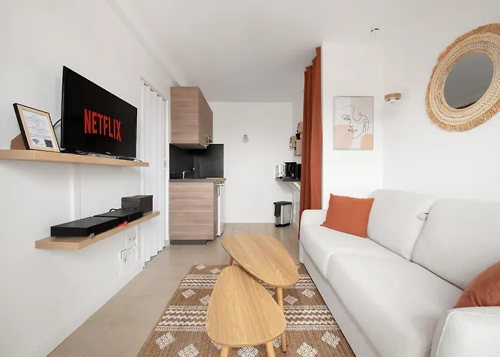 Appartement Lumineux Sur Les Toits - Métro à Proximité